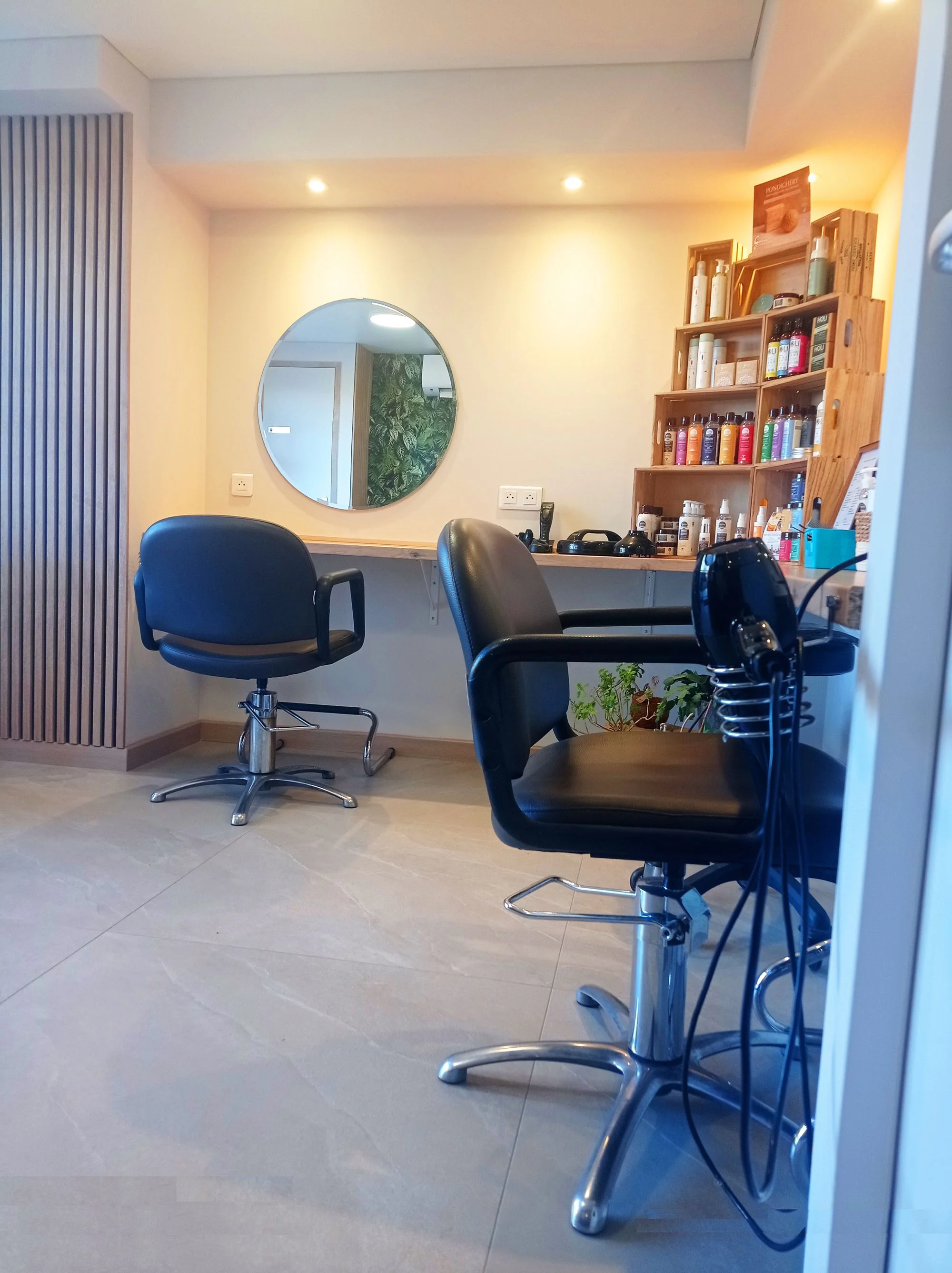 Aménagement intérieur bois Salon de coiffure - Toulouse